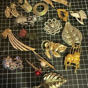 18 Vintage Brooches- Elegant Gold and Silver Brooches & a silver leaf shoe clip